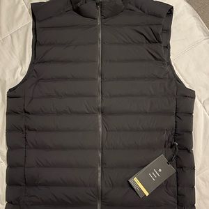 Lululemon Mens Black Navigation Stretch Vest Size XL